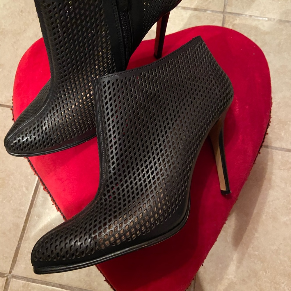 Ankle boots worn only once.